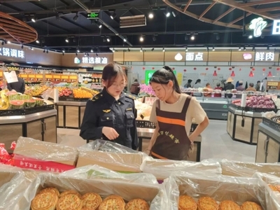 新寺鎮(zhèn)市場監(jiān)督管理所全力開展節(jié)前食品安全專項(xiàng)檢查 筑牢節(jié)日消費(fèi)“安全防線”
